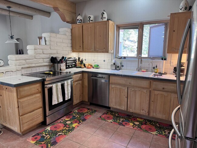 Building Photo - 3 Bedroom, 2.5 Bathroom Home in Tijeras, NM