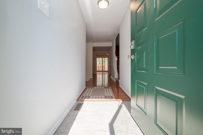 Building Photo - 5725 Walnut Wood Ln