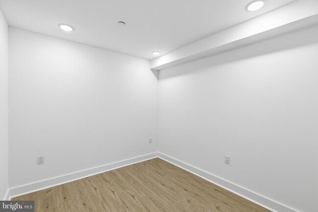 Building Photo - 4021 Brown St