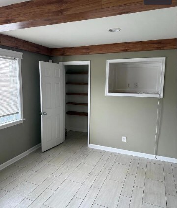 Building Photo - 510 Arsan Ave