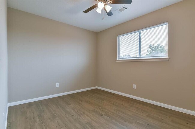 Building Photo - 5111 Chase Wind Ct
