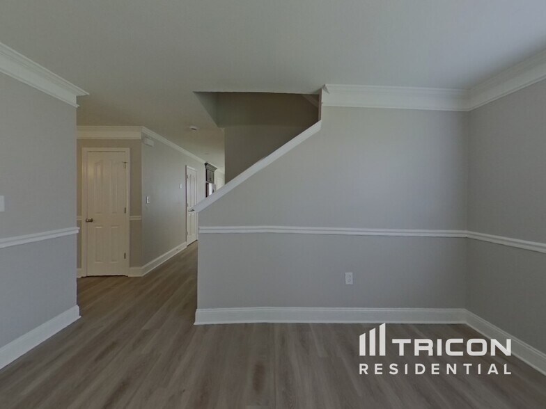 Building Photo - 5141 Grays Ridge Dr