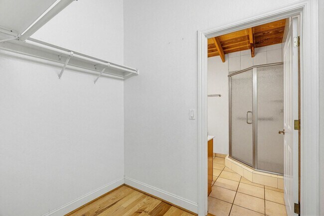 Building Photo - Sun-Filled 2BR/2BA Upper Home with Large Decks & Hardwood Floors in Aptos