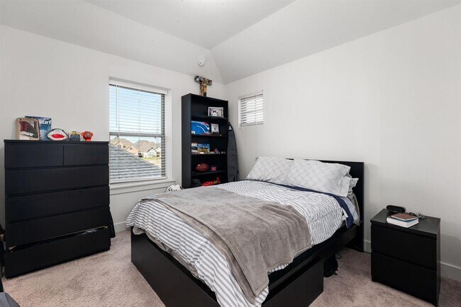 Building Photo - 4122 Basin Park Dr