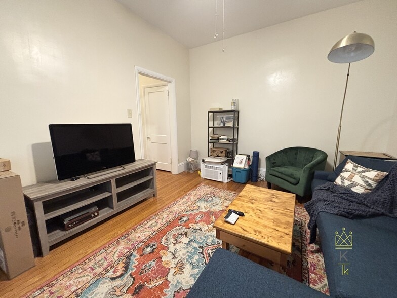 Building Photo - 1477 Beacon St