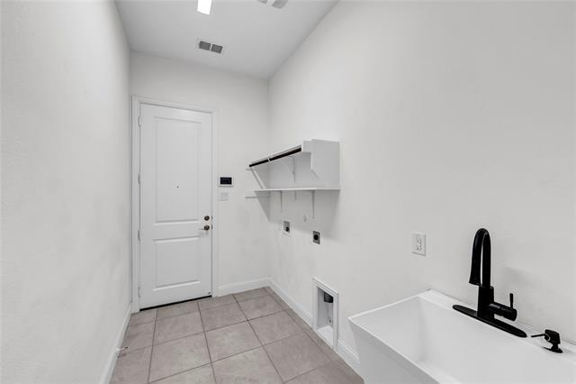 Building Photo - 1233 Carinna Dr