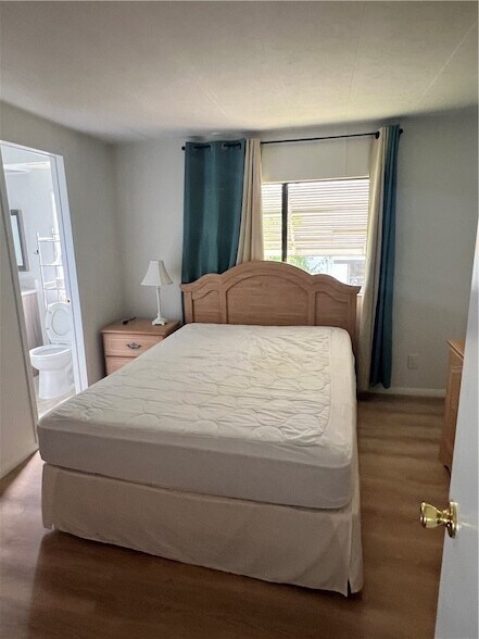 Building Photo - 812 Oleander Cir