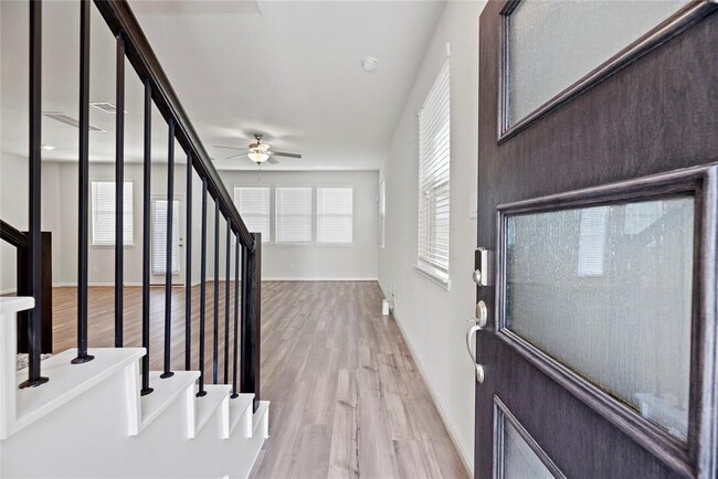 Building Photo - 1522 Beach Oak Dr
