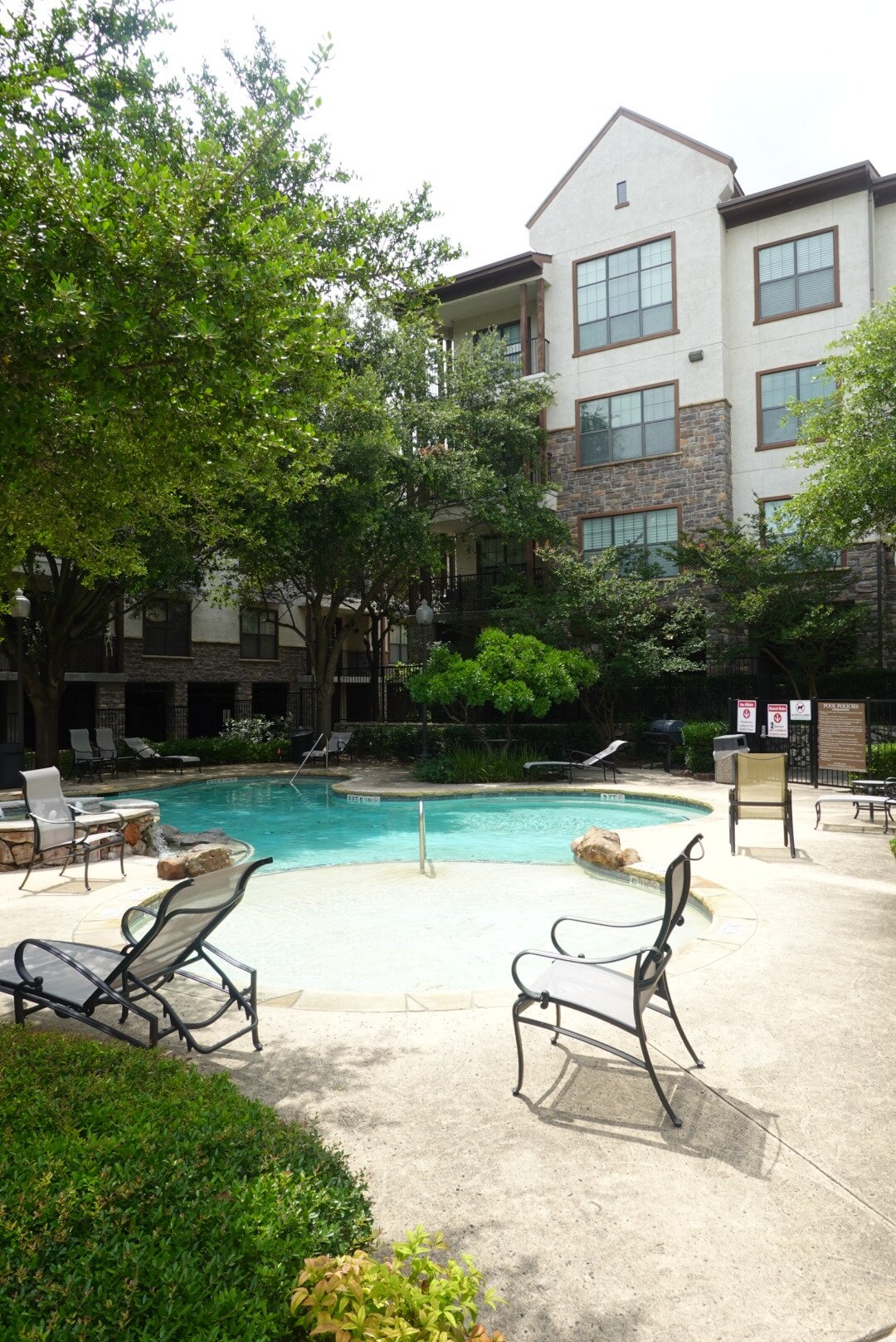 Building Photo - 7342 Oak Manor Dr