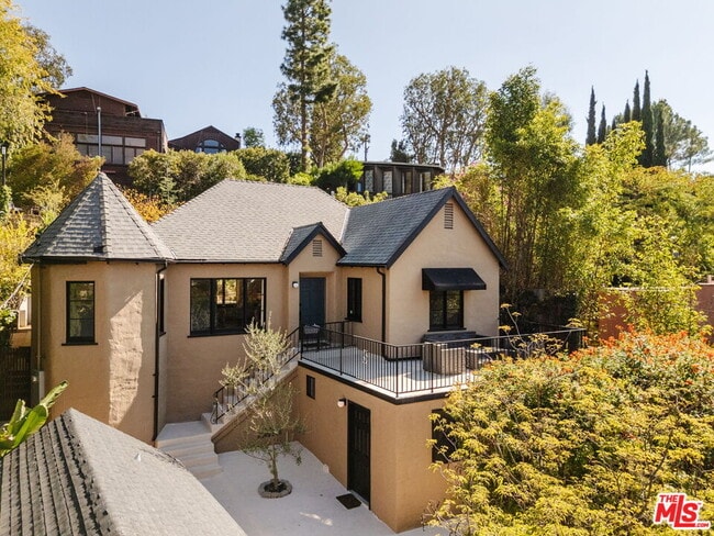 Primary Photo - 1428 Holbrook St