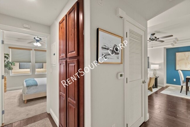 Building Photo - 12044 Hoffman St