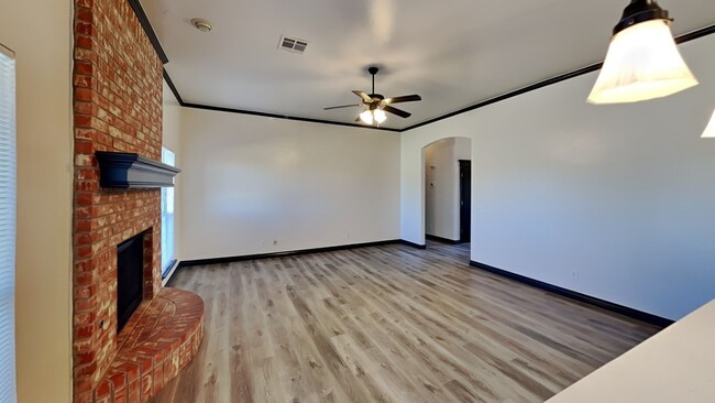 Building Photo - Beautifully Remodeled 4 Bedroom 2 Bathroom...