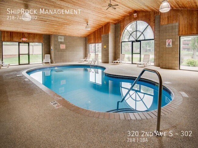 Building Photo - 320 2nd Ave S