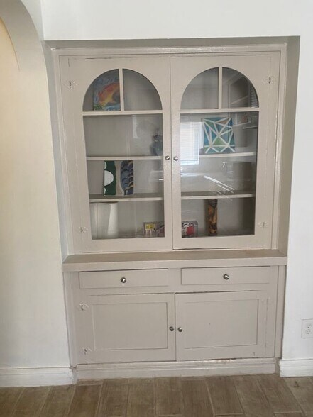 Building Photo - 3519 E 8th St