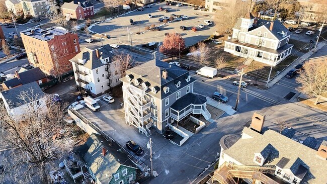 Building Photo - 87 Summer St