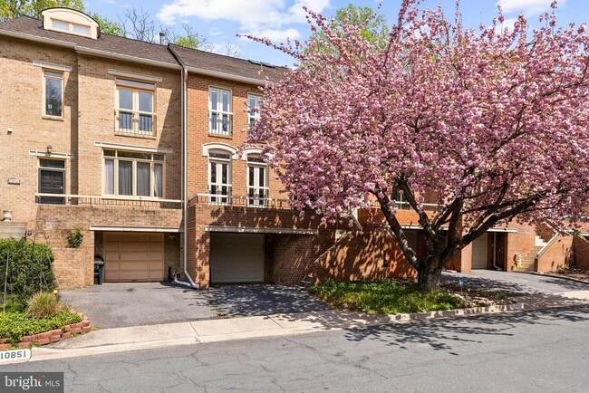 Primary Photo - 10849 Whiterim Dr