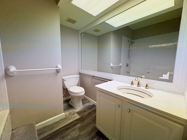 Building Photo - 2 Bedroom 2 Bathroom in Woodland View Harr...