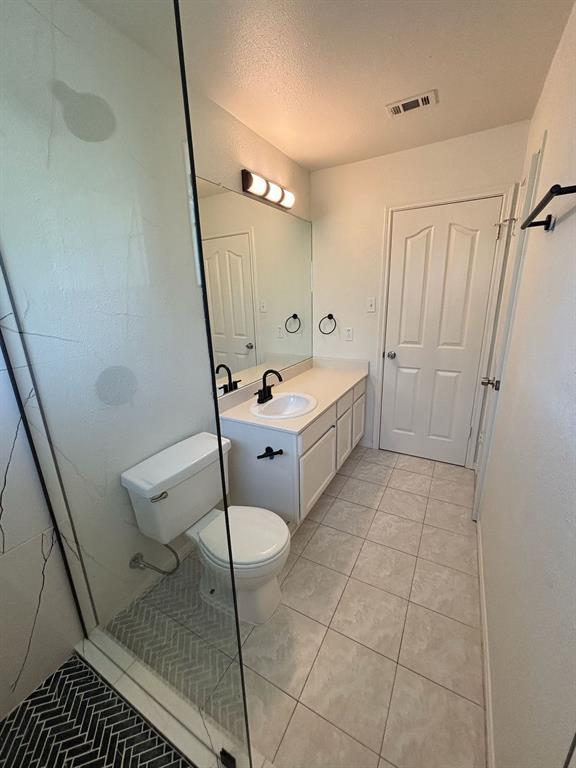 Building Photo - 7730 Lakewood Dr
