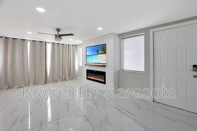 Building Photo - 130 Virginia Ct