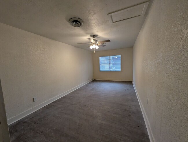 Building Photo - Freshly Remodeled Home Coming Soon