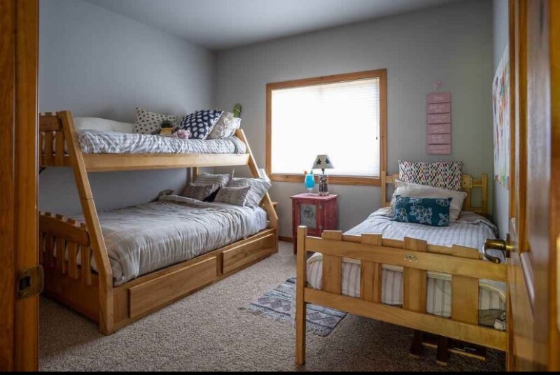 Building Photo - 710 Birch Point Dr