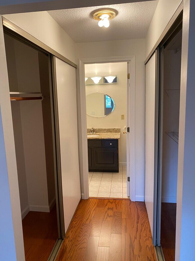 Building Photo - 255 North Rd