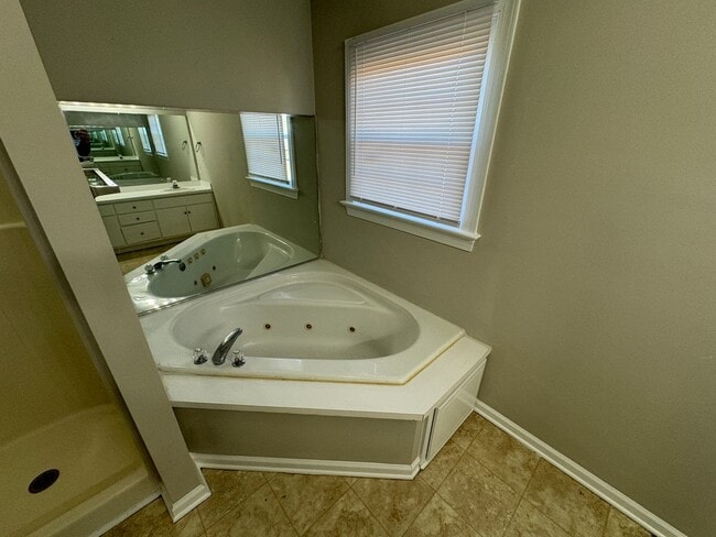 Building Photo - Renovated 3 Bedroom House Near Black Creek...