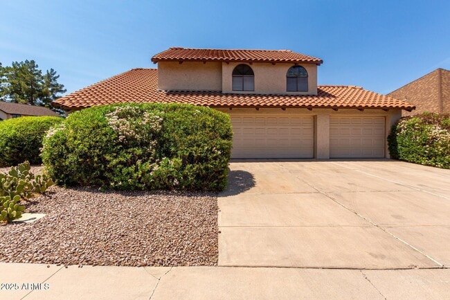 Building Photo - 2050 W Nido Ave