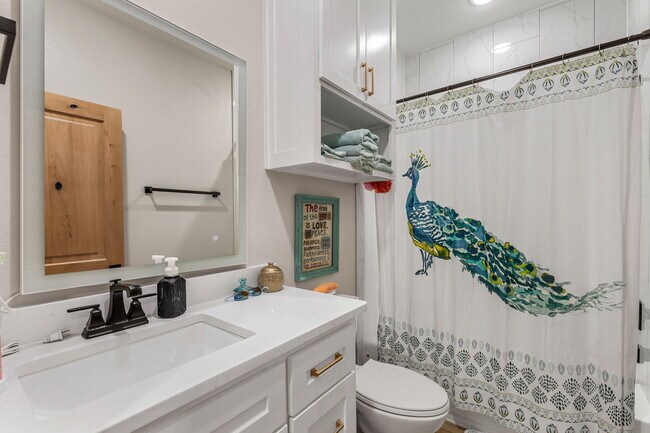 Building Photo - 304 Mariners Wy