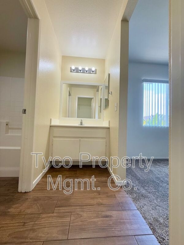 Building Photo - 1504 Welch Pl