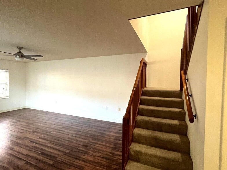 Building Photo - 7 Amherst Ct