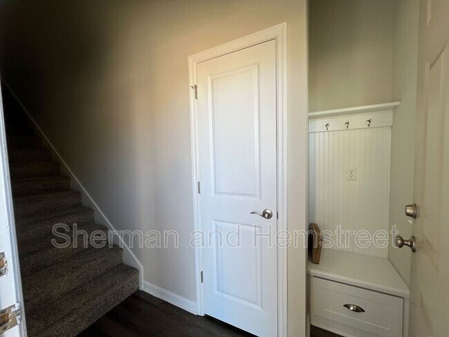 Building Photo - 736 Tarvin Cir