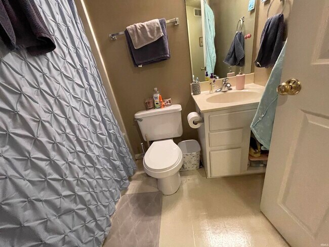 Building Photo - 2636 E Olson Dr