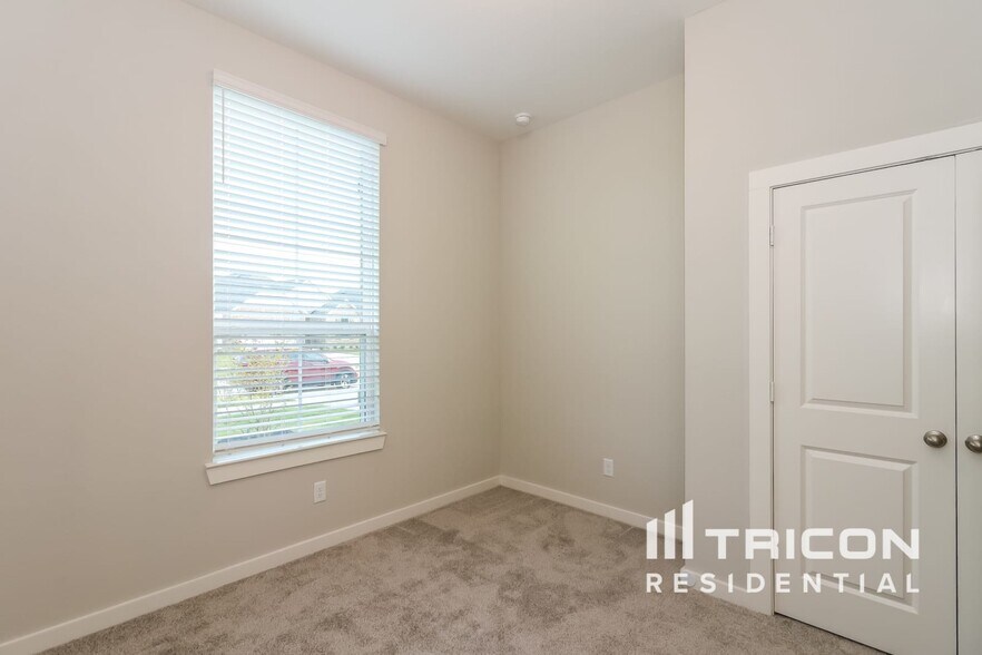 Building Photo - 2331 Cohorn Trl