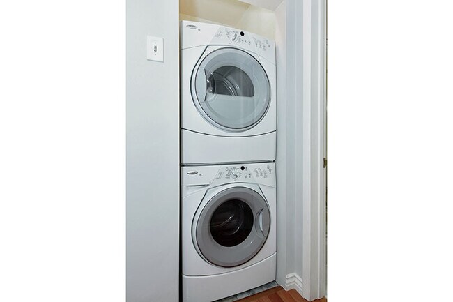 Washer/Dryer - 1233 N Columbus Ave