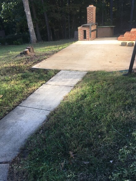 Concrete Patio/Barbecue area for your outdoor enjoyment - 510 Short St