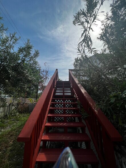 Building Photo - 1220 3rd St