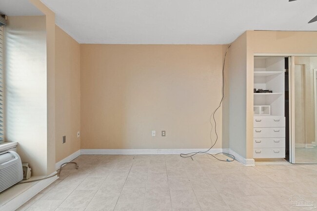 Building Photo - 224 E Garden St