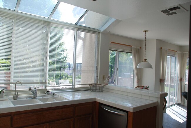 Building Photo - 16236 Peppertree Ln