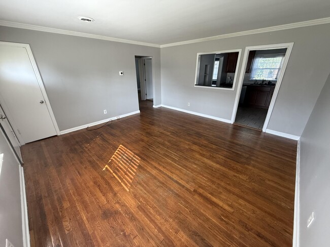 Building Photo - 2023 Clays Mill Rd