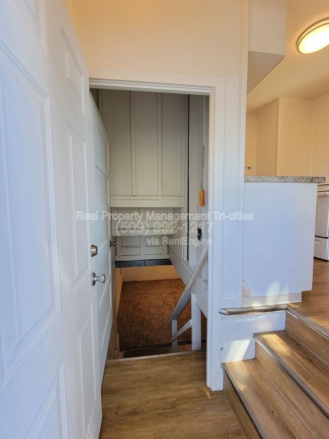 Building Photo - 1005 Torbett St