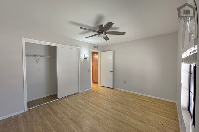 Building Photo - 17211 N Desert Glen Dr