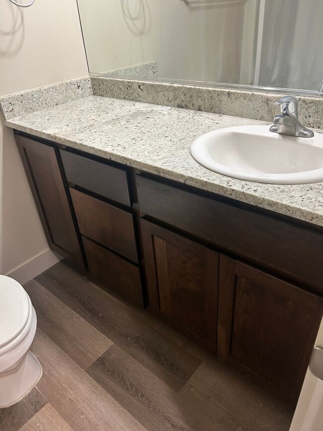 Building Photo - BEAUTIFUL TOWNHOME!