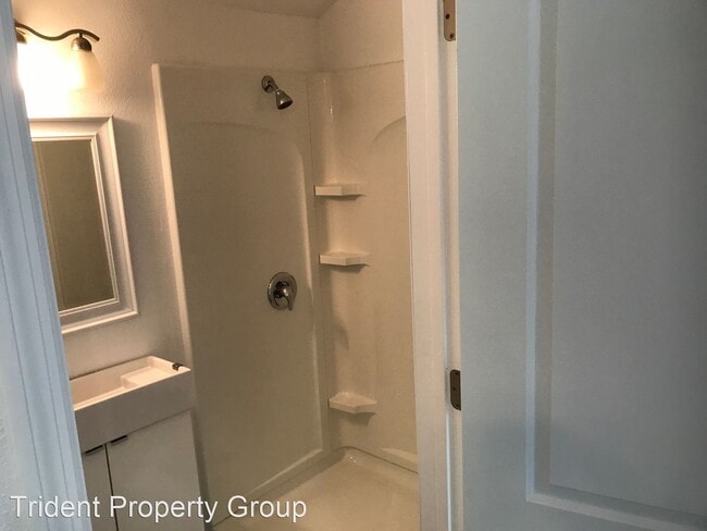 Building Photo - 1 br, 1 bath House - 2702 S Brown Ave