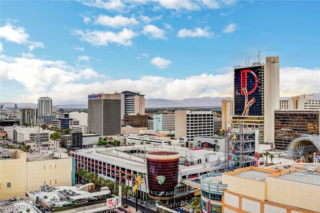 Building Photo - 150 S Las Vegas Blvd