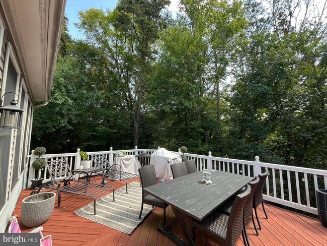 Building Photo - 21226 Edgewood Ct