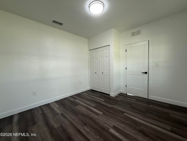 Building Photo - 823 Madison St