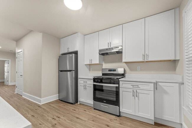 Building Photo - Available May 15!