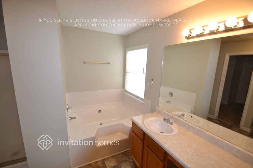 Building Photo - 2055 Registry Ct