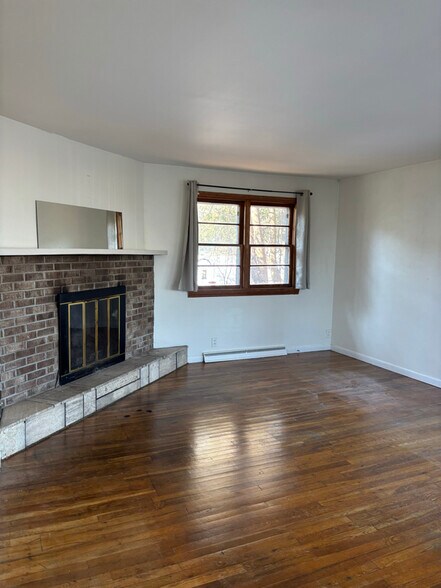 Building Photo - 10500 E Traverse Hwy